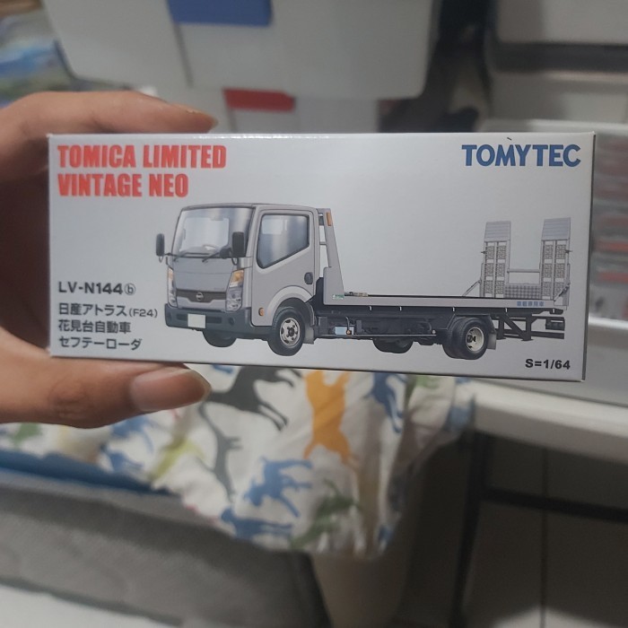 [Original] Tomica Limited Vintage Neo Lv-N144B Nissan Atlas Hanamidai Car Berkualitas