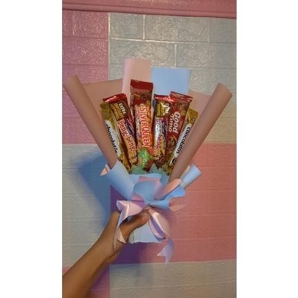 

TERLARIS.. Buket snack/bouquet makanan coklat bengbeng silverqueen/Kado Hadiah Valentine Natal Wisuda Ulang Tahun