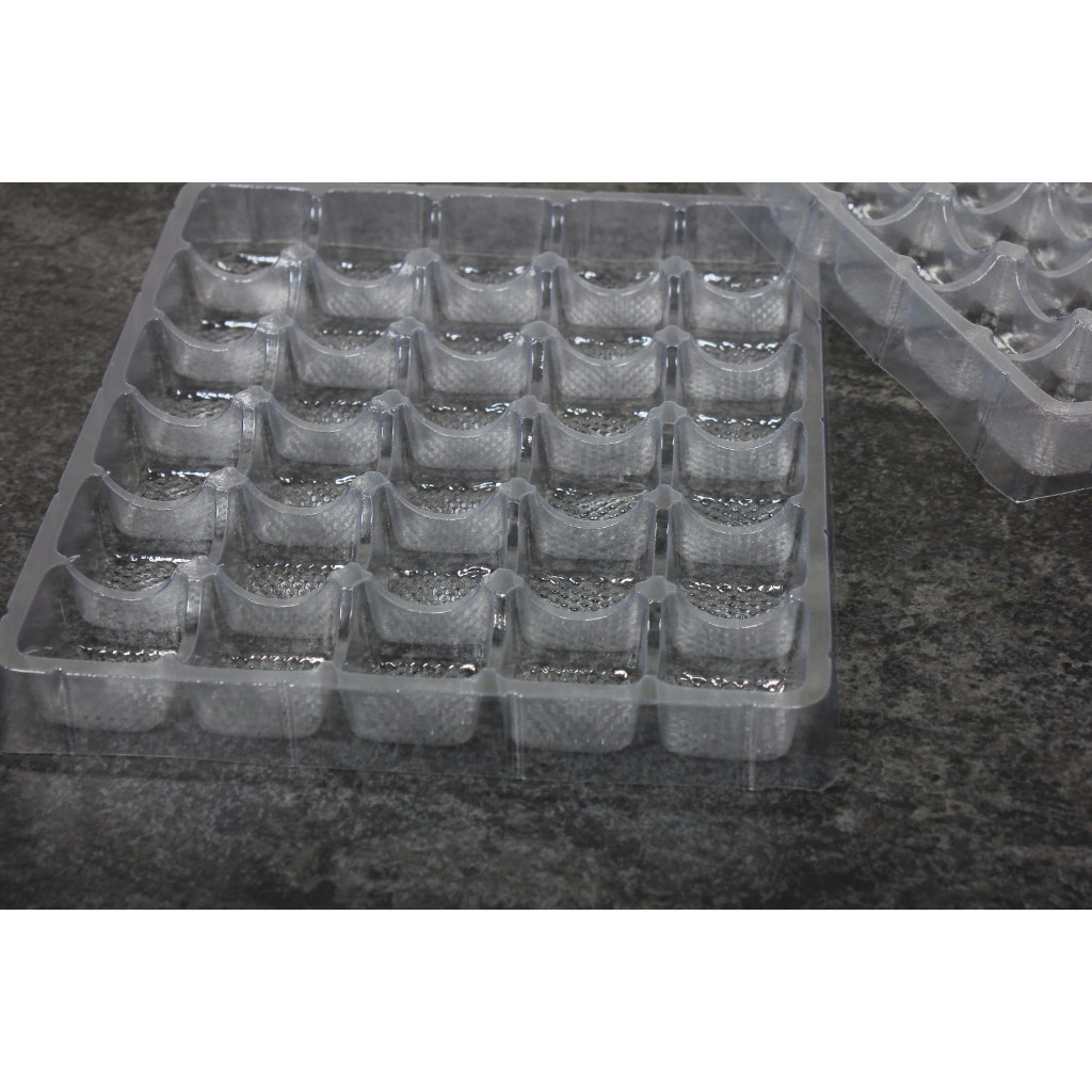 

25 Pcs Mika Tray Kue Nastar Cookies Bening Sekat 30 uk 3 x 3 x 2.5 cm