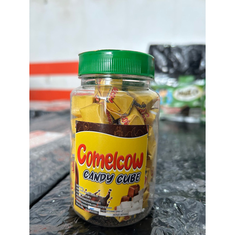 

Comelcow Candy Cube 1 Dus Isi 48 Toples Permen Rasa Dancow Vanila Cokelat