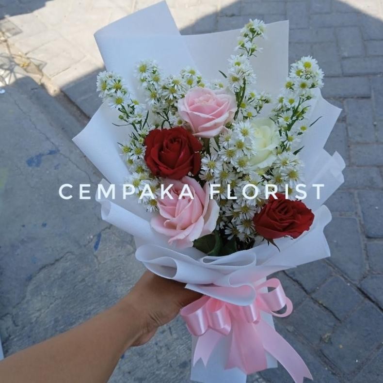 

Terlaris Chocolate Silverqueen Gift Set Flower Bouquet Hadiah Valentine Promo
