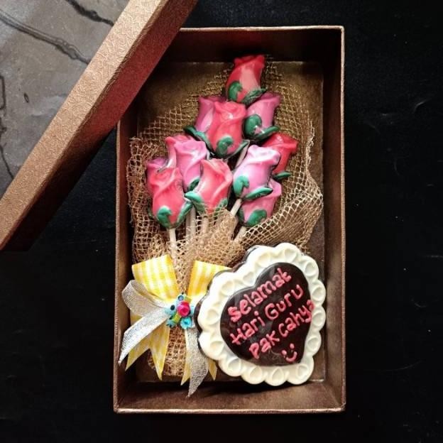 

Terlaris Kado Valentine Day Coklat Buket Bunga Mawar Sale