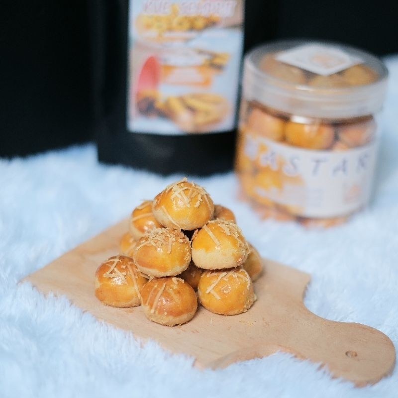 

Kue Nastar Spesial Keju Nanas Toples Ukuran 600 Ml Beli 1 Toples Gratis 1 Kemasan Pouch Kue Semprit