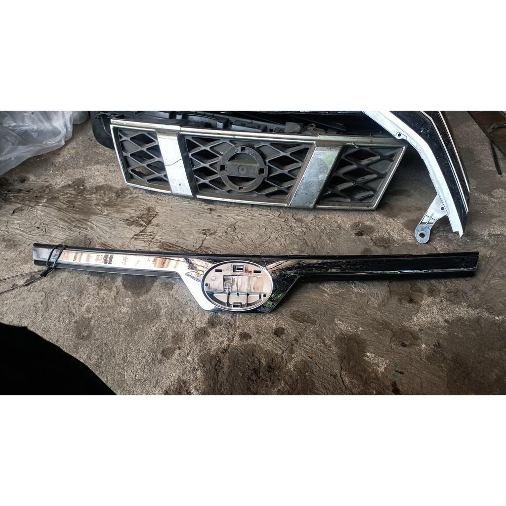 Grill list chrome Toyota voxy original retak