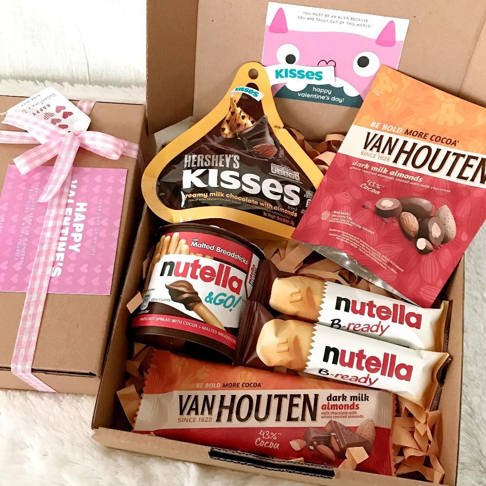 

PROMO MURAH KADO VALENTINE/ HAMPERS VALENTINE/GIFT BOX WISUDA, ULANG TAHUN, ANNIVERSARY, VALENTINE , NATAL , CHRISTMAS DLL - CHOCOLATE EDITION - COKELAT VALENTINE