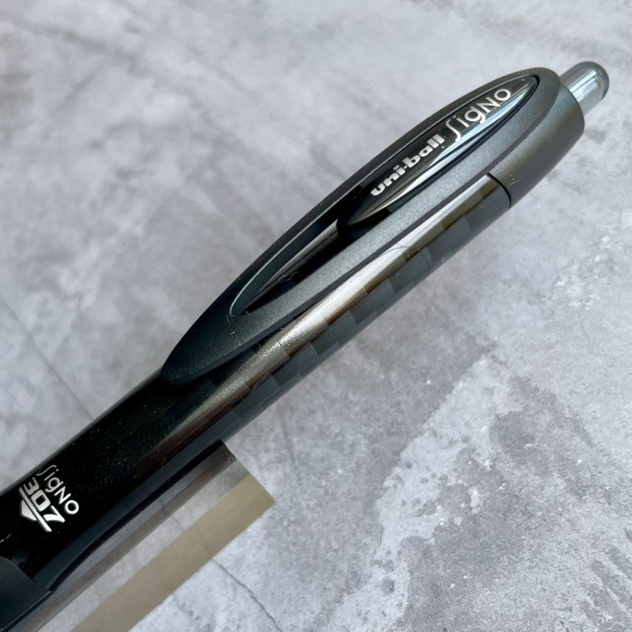 

UNI UniBall Signo 307 Retractable Gel Ballpoint Pen/ Pulpen -fo3
