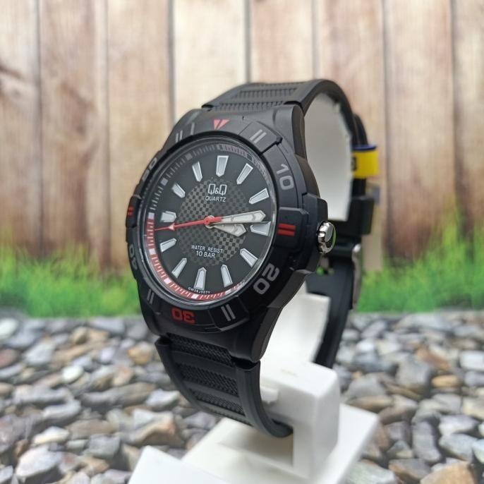 Q&Q QQ QnQ Analog Jam Tangan Pria Karet Hitam GW36J002Y Original