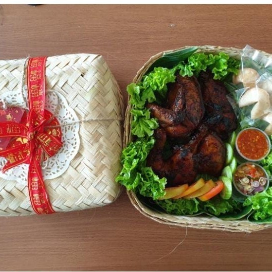 

Ready Hampers ayam bakar bekakak 1 ekor