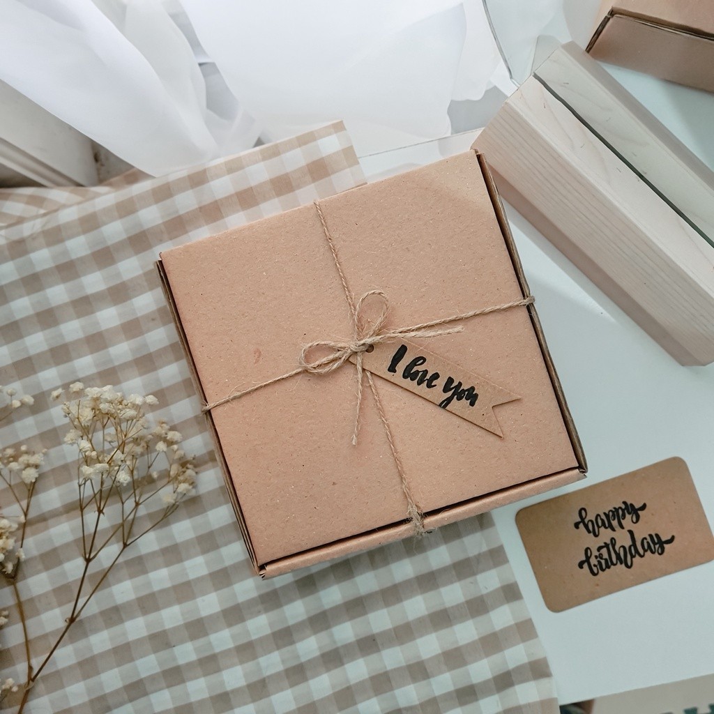 

C5Z HAMPERS COKELAT SILVERQUEEN KADO ULANG TAHUN KADO WISUDA KADO VALENTINE AESTHETIC HADIAH WISUDA