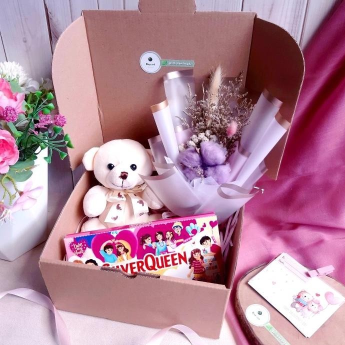 

Hadiah Box Hampers - Boneka Teddy Cokelat + Buket - Valentine Birthday