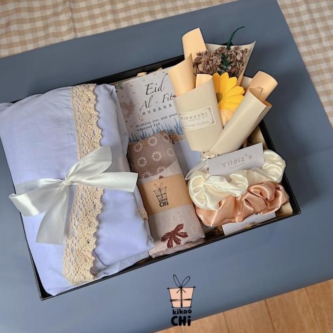 

Kikoochi Idul Fitri - Hampers Lebaran Hadiah Kado Mukena Wanita Hijab