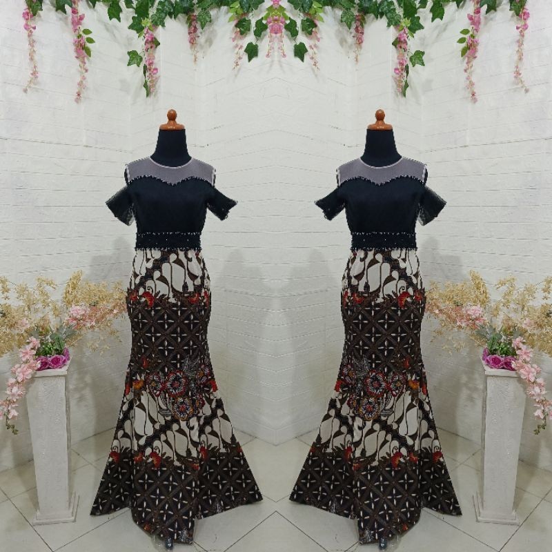 DUYUNG BATIK STREET HITAM LENGAN SABRINA // DRESS PESTA