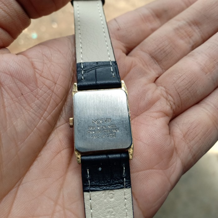 Jam Tangan Wanita Ladies Noevir Tank Analog Quartz