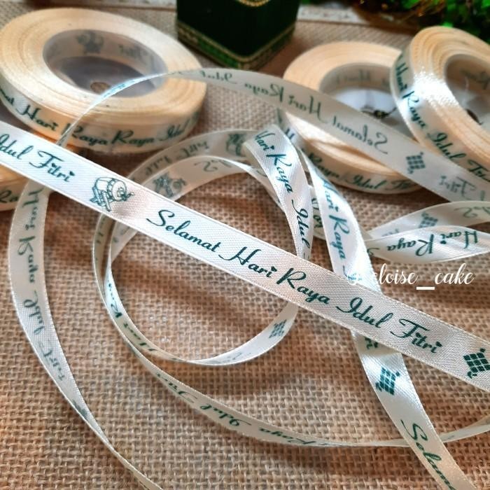 

Pita Satin Idul Fitri/Lebaran Warna Cream Lebar 1 Cm 046