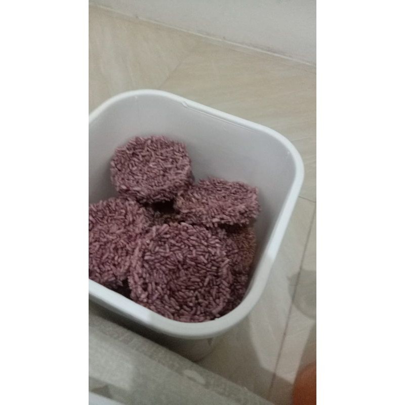 

rengginang mekar. enak. gurih.