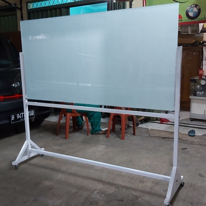 

Glass Whiteboard Standing Roda 90 X 180Cm
