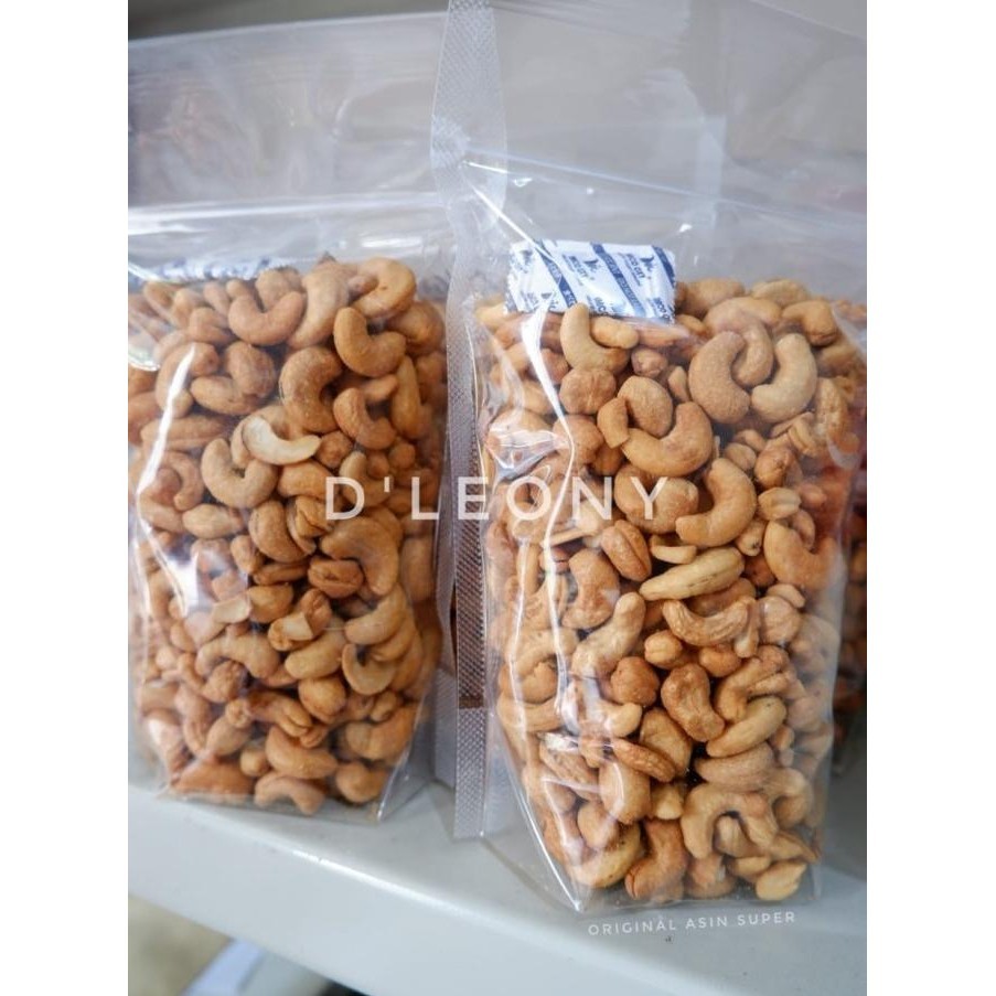 

Terbaik Kacang Mede Goreng Rasa Asin Gurih 500 Gram (Mete Goreng Mede Matang) Stok Terbatas
