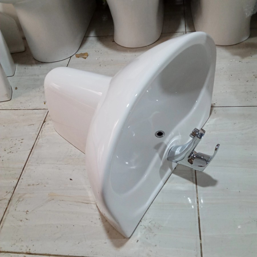 wastafel cuci tangan toto LW 240 CJ full set