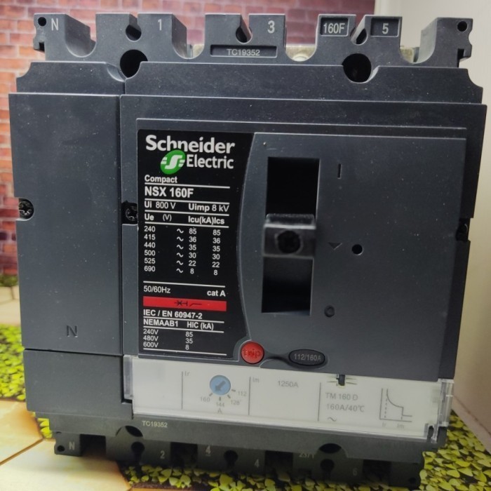 READY MCCB Schneider NSX160F 4x160A LV430641 NSX 160 F 4P 160A 4pole breaker