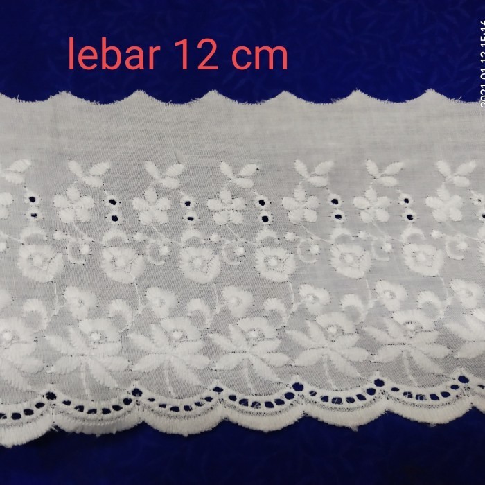 

Renda katun putih dan hitam