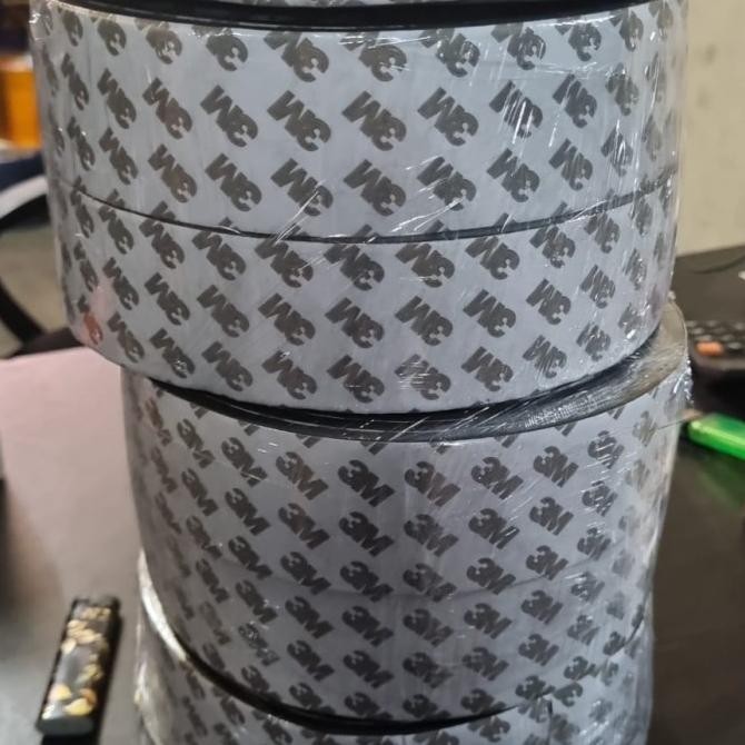 

spon tape 3M 3mm 40mm x 10m. lem double/ lem depan blakang GWM