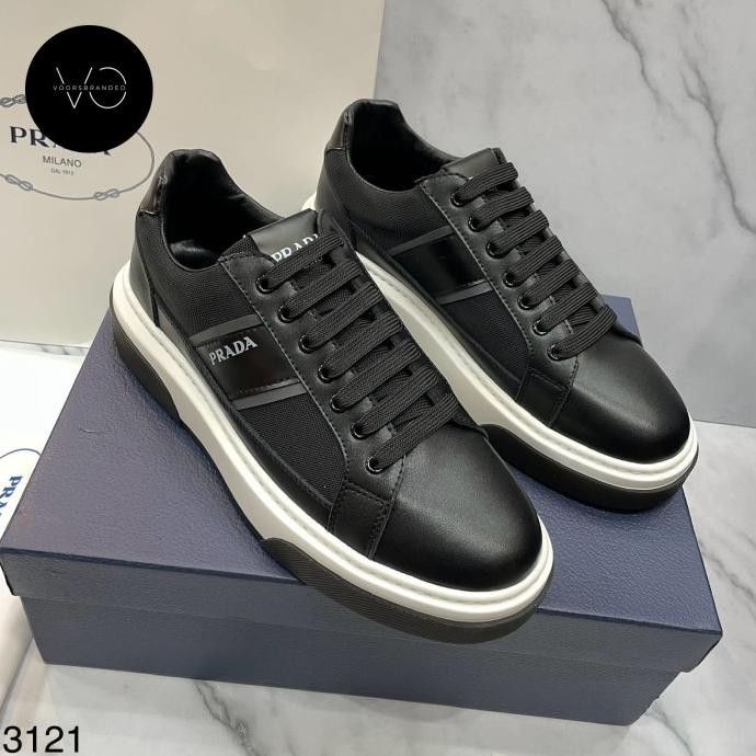 Sepatu Sneakers Branded Pria Kulit Asli Import / Sneakers Hitam Pria Useesingle