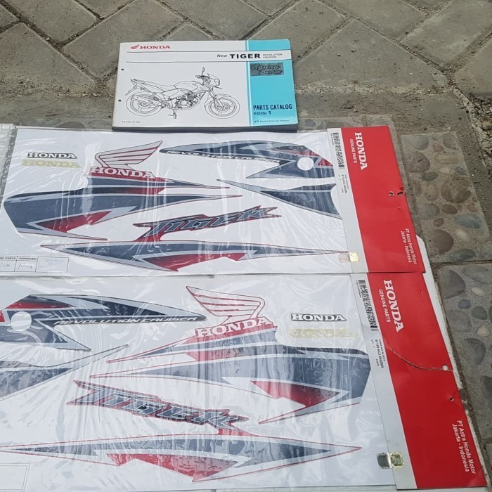 Striping stripe stiker sticker tiger revo 2010 2011 original ahm hgp