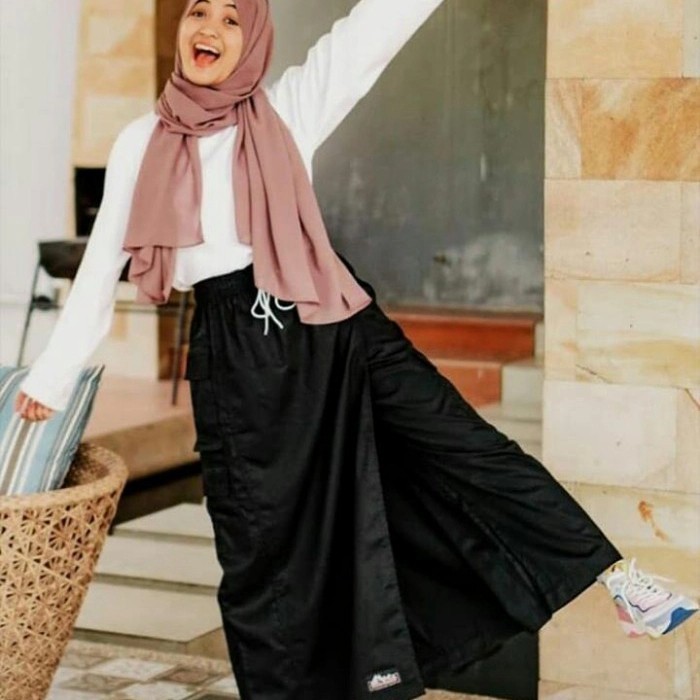 Rok Celana Lapangan Rocela Muslimah Bahan Drill Hitam Terbaru