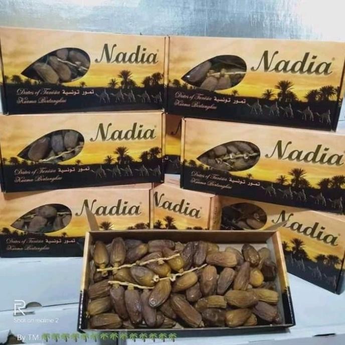 

Kurma Nadia Tangkai 500Gr/Tunis Tangkai
