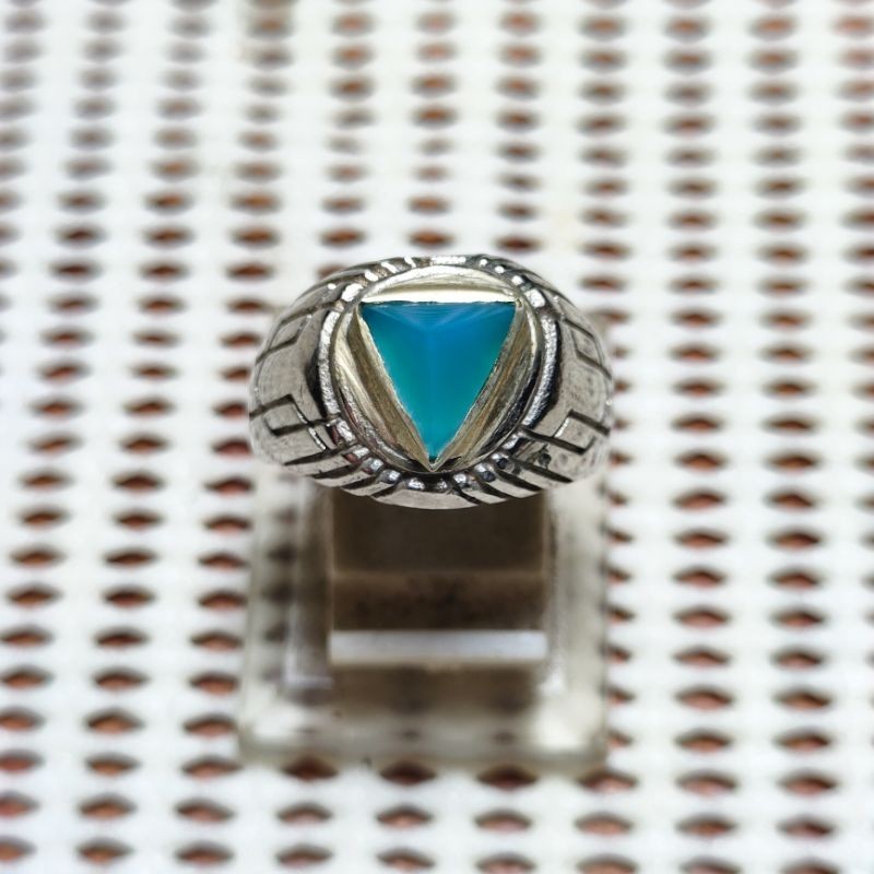 bacan doko majiko biru segitiga
