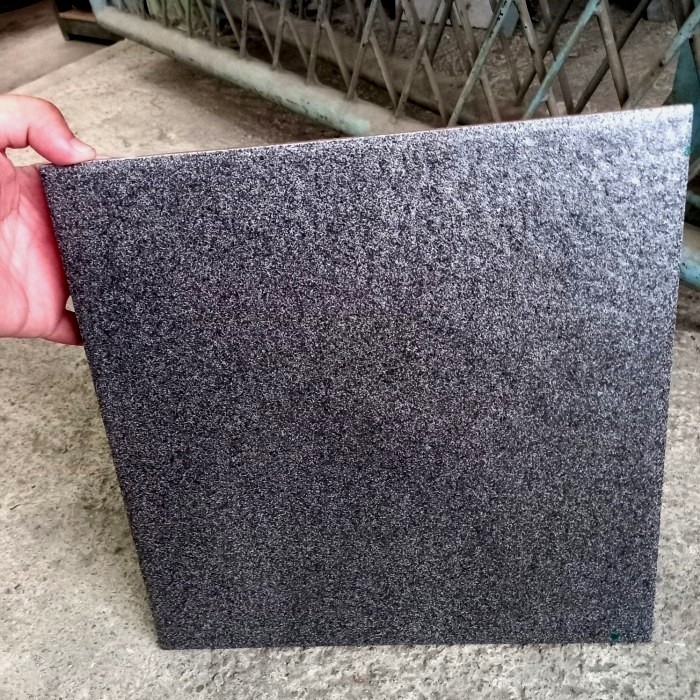 Keramik 30x30 GRANITO HITAM