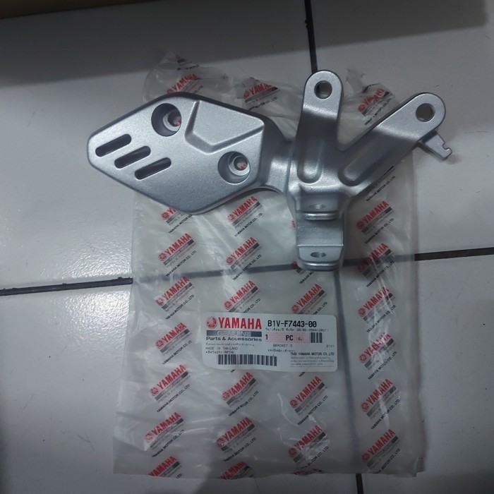 Footrest-Dudukan Footstep Bagian Depan Kanan Xsr 155 Asli B1V-F7443-00