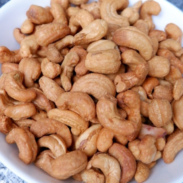 

Kacang Mede Goreng Original Asin Grade1 berat 1kg