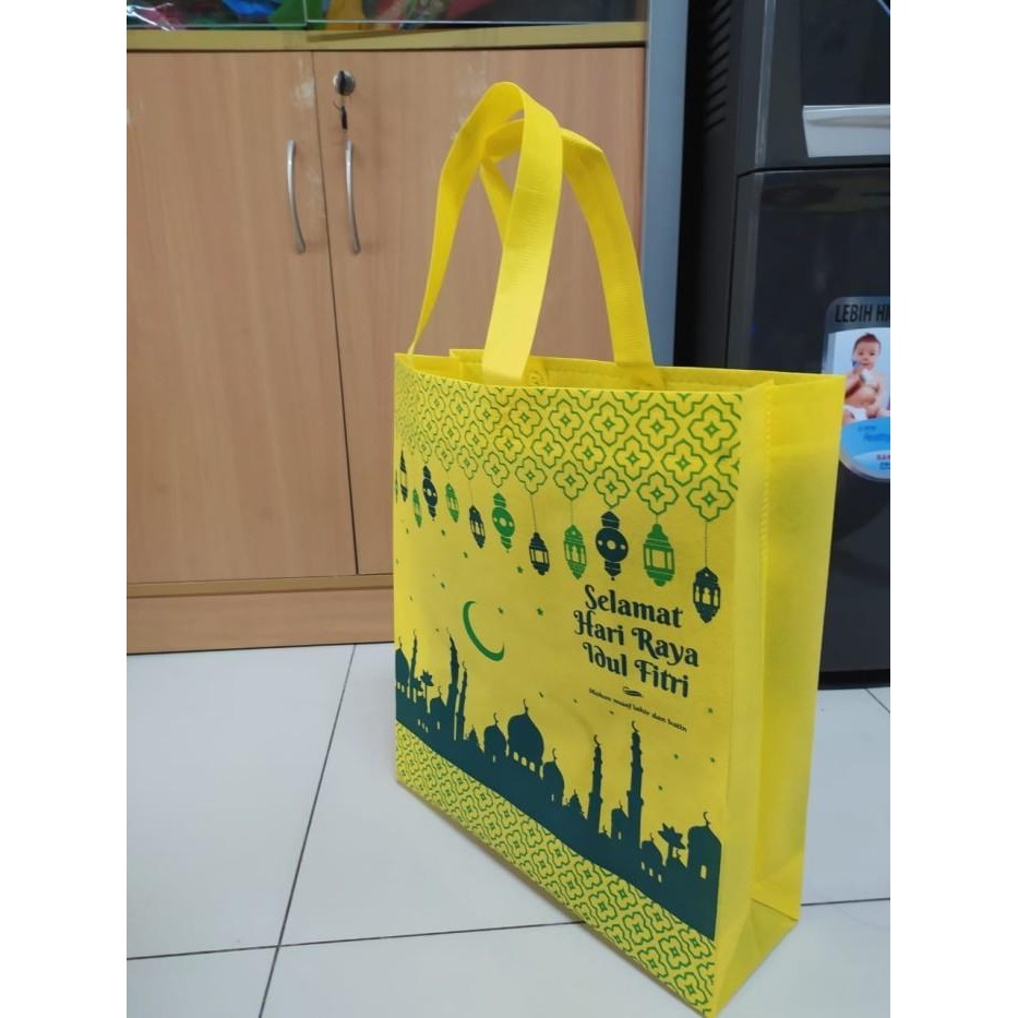 

Goodie Bag Sponbound Tas Box Bag Idul Fitri (2 Sisi) 35X46X12 087
