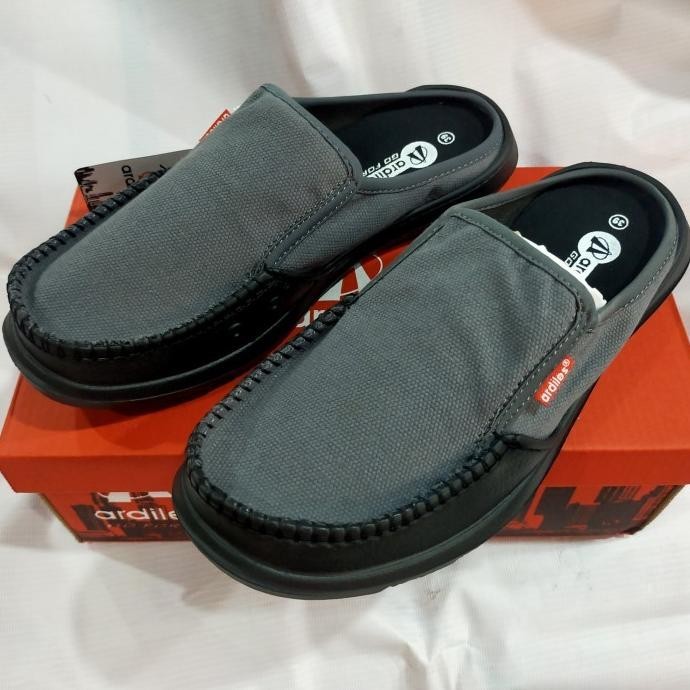 Sepatu sandal selop pria merk Ardiles Manco Abu original