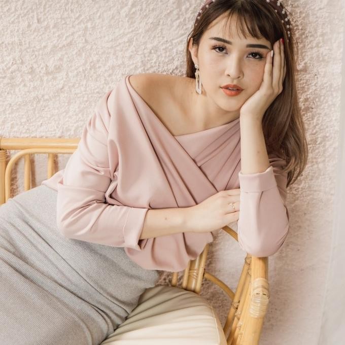Manhattan Top Blush | Atasan Wanita Scuba Sabrina| Rheicollection