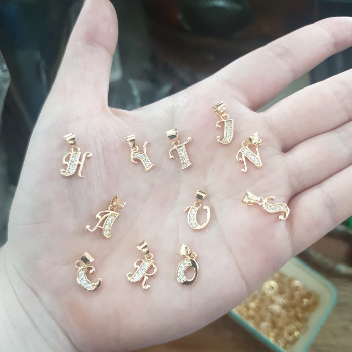LIONTIN HURUF BANDUL KALUNG INISIAL EMAS ASLI 375 8K MUDA KECIL