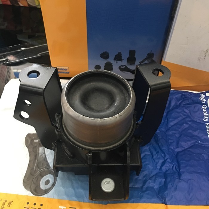 Engine Mounting Kanan. Ertiga Lama. All Swift Febber
