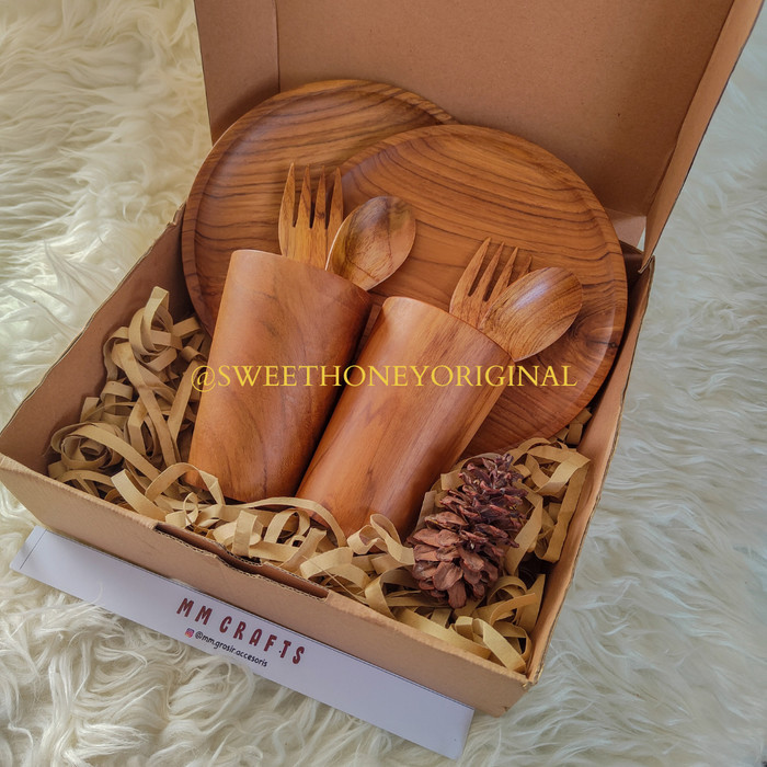 

Hampers Kayu Jati / Hampers Alat Makan / Wedding Gift