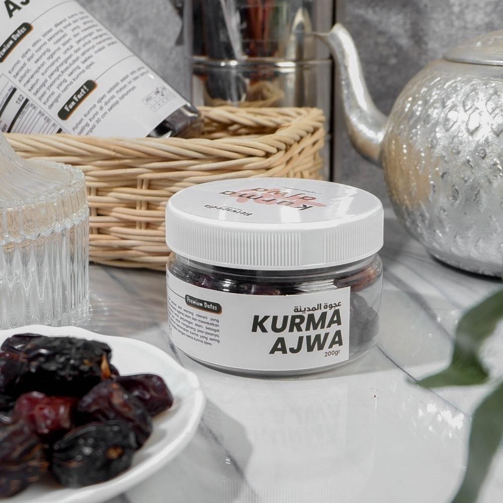 

Kurma Ajwa Premium 500Gr / Kurma Nabi Barangbaru