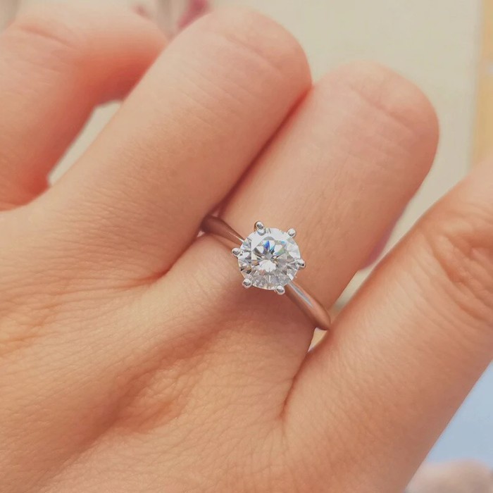 Cincin Emas Putih Asli Kristal