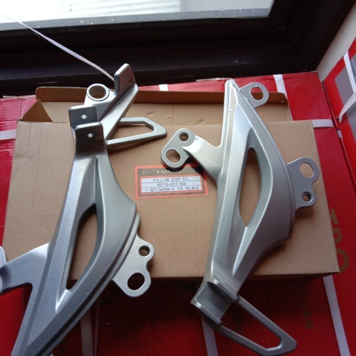 Dudukan / Plat Footstep Belakang Supra X 125 Helm In