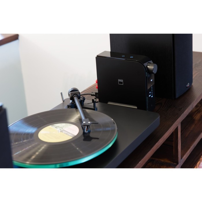 Nad D 3020 V2 Hybrid Digital Dac Amplifier