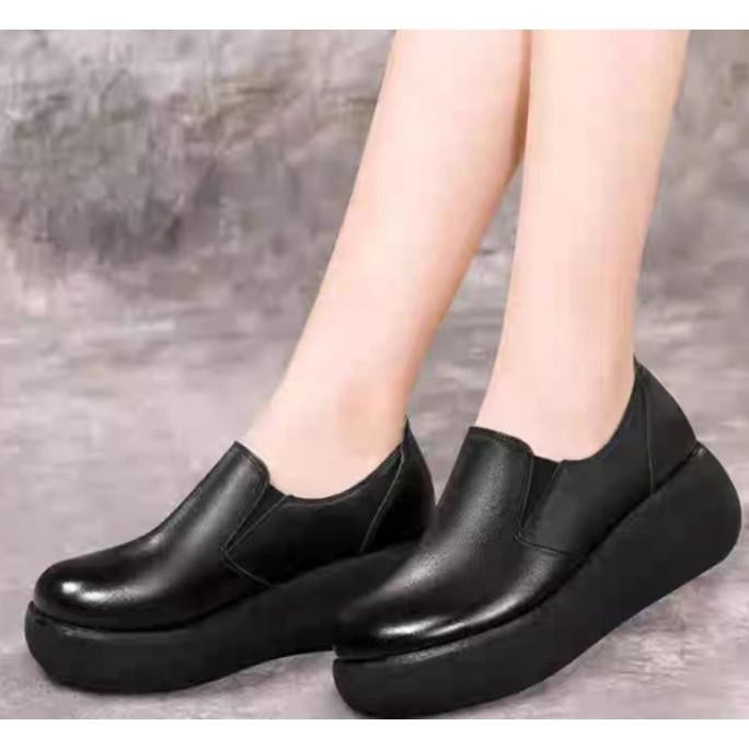 Sepatu Wedges Wanita Kekinian Terbaru