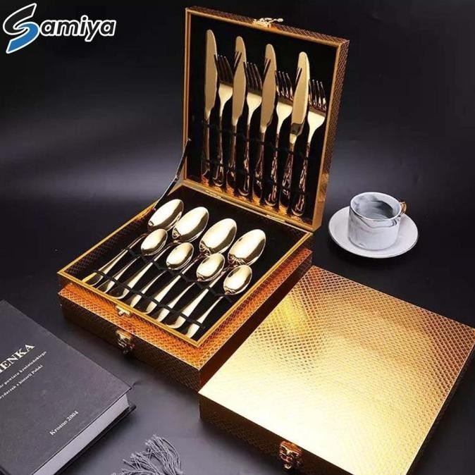 

Dinner Table Gift Box Hampers Lebaran 16Pcs 4Set With Gold Box / Paket Shazhomey