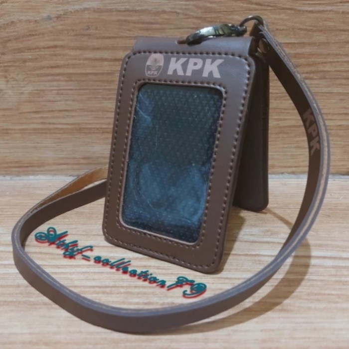 

BARANG TERLARIS holder kalung id card kulit KPK model lipat