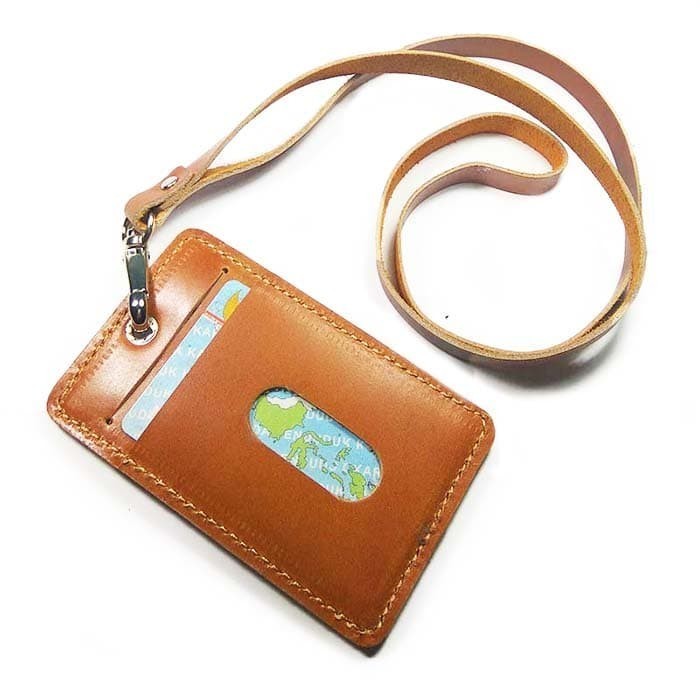 

BARANG TERLARIS Name Tag Id Kulit Asli Logo Bank BRI Warna Tan -Tali Id Card-