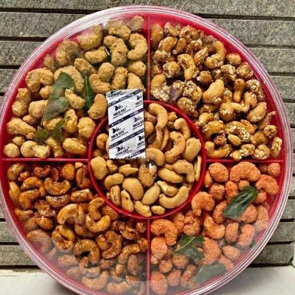 

Kacang mede / mete /mente aneka rasa toples bulat BS09