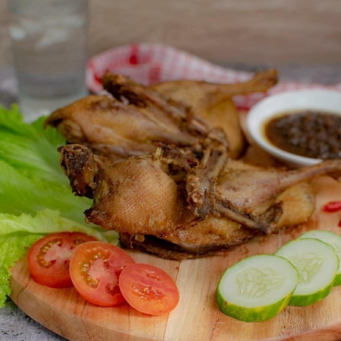 Uinn - Bebek Goreng Madura Bumbu Hitam Siap Saji Frozen Food