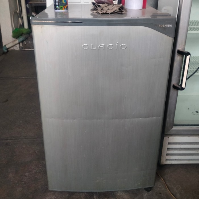 KULKAS 1 PINTU TOSHIBA GLACIO, 140 LITER, 60 WATT. SECOND SIAP PAKAI